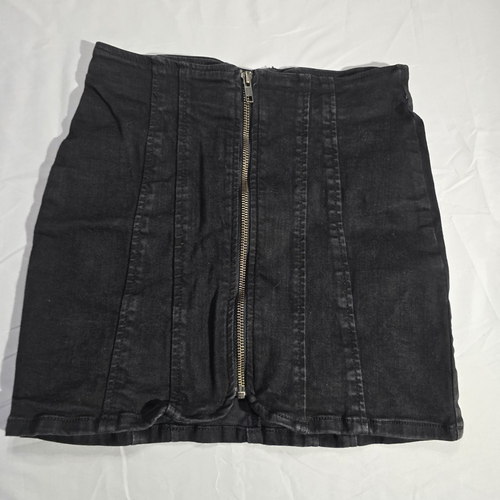 We The Free, Free people Layla denim zip up mini skirt black stretch goth Size 2
